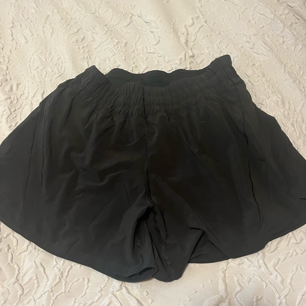 Lululemon track that shorts NWT!!